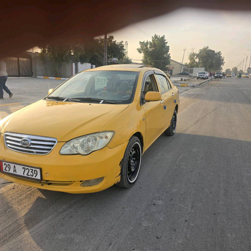 سلام عليكم ابيوادي موديل 2013سياره مكفوله من ضربه وصبغ مكينه وكير مكفولته تخم تاير جديد صدر مامي وخلفي جديد تبريد دفهه شغل رقم واسط تحويل مباشر سنويه جديد هزه جديد مصفره هيه وغرمات السعره 48مكاني بغداد بلديات وهذ رقمي ***********