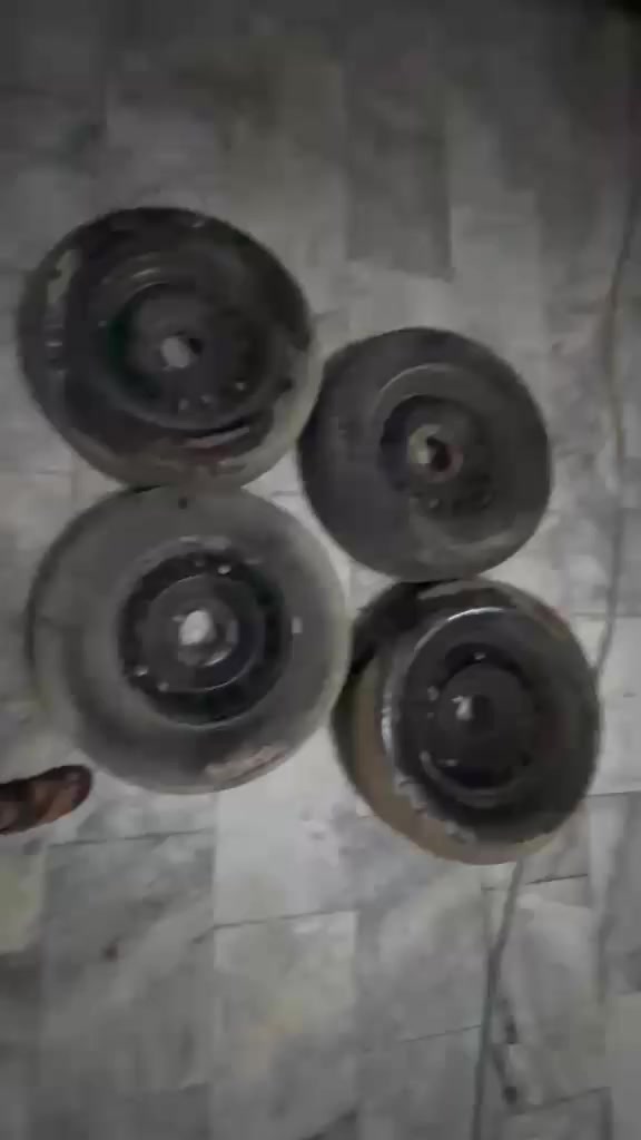 ويلات هايلوكس فرويل كاز نضيفات حيل وبيهن تايرات جدد السعر 650 الف وبيهن مجال المكان البصره الدير ***********
