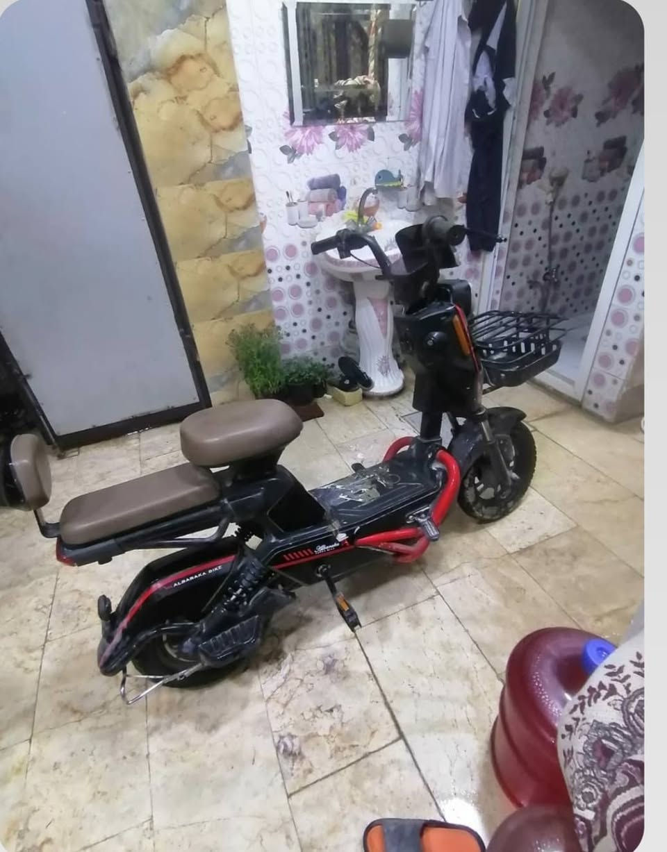 سلام عليكم درجة شحن للبيع نضيفه اربع بطاريات معه شاحنته الاصليه الدراجه
السعر 250وبيه مجال
مكاني بغداد الحسينيه
رقمي ***********
