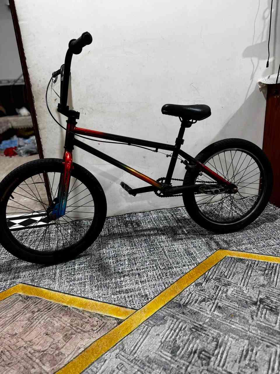 بايسكل BMX20 سبع الوان مستخدم نظيف السعر 250 وبي مجال ***********
