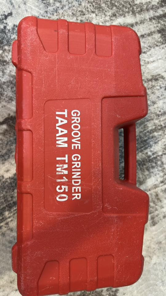 كوسرة طابوق شركة تام المعروفه بالجودة والاستخدام 
الكوسرة مستخدم نظيف جدا جدا استخدام شخصي لبيتي اشتريته
5 حجر الي اجن وياهن نضيفات
الكوسرة 3000 واط 
وياهه كل الملحقات واتر بم فطاس والصونده والاقراص والادوات والصندوق وفحمات احتياطيه ، كلش جديده وموجود فديو مشغله وبيها ضمان استخدام 
واشتريته ب180 قبل كم شهر وياه وصل الشراء واني خادم للجميع
اريده بسعر 110 الف والتوصيل مجاني وضمان استخدام
لتواصل واتساب : 
***********
