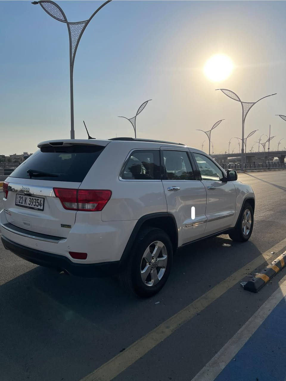 جيب لاريدو 2012 امريكي 

فول موصفات  1/1 لمتت
بي باب خلف السكن وراس البونيت والجاملغ مشر عليه 
بدون ايرباك بدون دواخل 

حجم المحرك : 6سلندر 3600  
ماوس وضعيات قياده 
* بانوراما
* ⁠تشغيل عن بعد
*غرفه السياره عسلي 
*كشنات الاماميه كهربائي 
*خزن وضع المقاعد 
*ويل حجم  18
* كاميرا خلفية 
* حساسات خلفية وامامية 
*تعتيم مريا 
* كشنات تدفئة امامي وخلفي 
*  لايت زنون
* تحكمات ستيرن فول
* تدفئة مرايا جانبيه
بعد اهواي موصفات بيها
* ⁠سيارة جديدة بالحقيقة بعد احلى من الصور.
سنويه جديد  بسمي لحد 2030
كابون بانزين موجود 
العنوان كركوك حي النصر 
الشاري يخابر ويدلل
*********** موجد وتساب هم

‭
