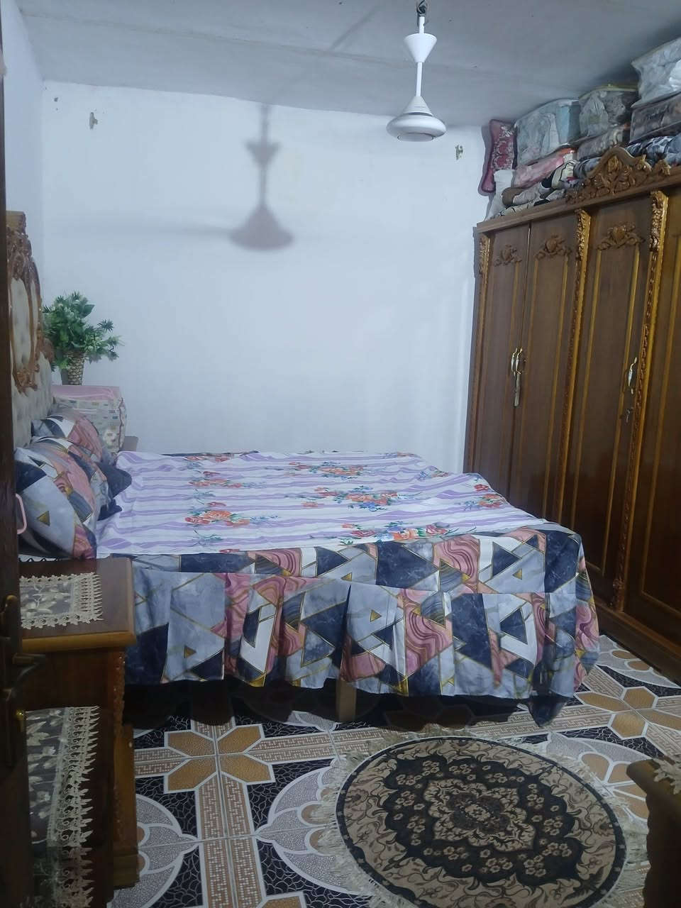 دار للبيع في السماوه قرية سيد جبار مساحته ١٤٠ متر يتكون من غرفتين وصاله ومطبخ وبراني وحمام داخلي وخارجي الاتصال على رقم ***********
