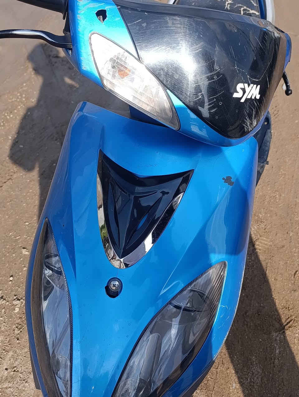 للبيع 
دراجه صيني sym الدراجه شغاله بيها خلل بالكابريته تمشي شويه تطفه تعوفها شوي وشغل تشتغل المكينه مابيها اي شي هندر سلف شغال باتري جديد كهربائيات كلها شغاله الدراجه بدون اوراق اكفلك سرقه   مكاني بغداد حسينيه الراشدية 
سعر 300 بيها مجال بسيط حك الجيه 
تواصل واتساب ***********
