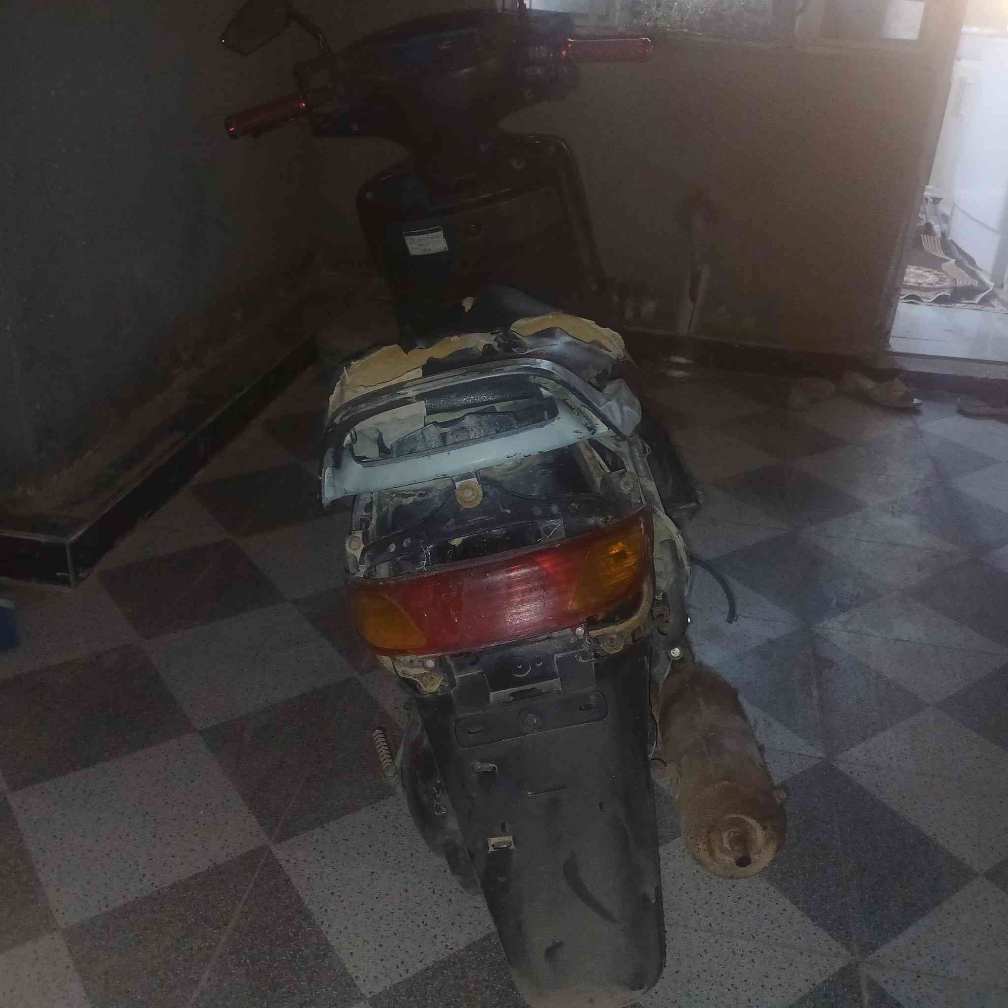 سلام عليكم دراجه فراشه نثيه مكفوله من الفتح شرط جيب اي واحد وتعال شلعه ومعدل فولل كفراته كامله بس جردات تشتغل هندي حطله باتري تشتغل سلف العنوان ديوانيه حي الامين سعر 300وبيها مجال للشراي 🇮🇶***********
