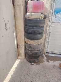 عندي 8وياله لبيع اصليات مال سايبا عندي تخم 4هن تايرات نص عمر 077131342...
