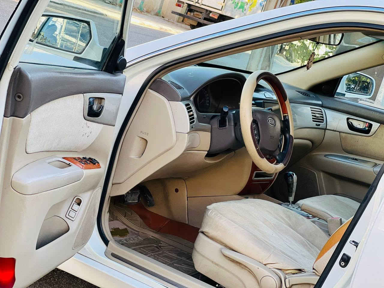 كيه وبتمه خليجي 2007  فول مواصفات سعر 93 وبيه مجال للاستفسار الاتصال *********** خليجي مكفوله من ضربه وتبديل بيه صبغ جاملغ ونص باب ولباقي مكفول مواصفات داخل بيجي فتحه سقف تحكم ستيرن مري كهربائي حساسات خلفيه شاشه يباد كامره دواره مكينه 2000 مكينه وكير مكفولات حداديه جديدهه تخم تاير جديد تبريد شغال ثلج رقم نكليزي سنويه 30 مشروع وطني سياره جديده وجاهزه وأي نقص مابيهه مكان سياره  كربلاء كربلاء, العراق
