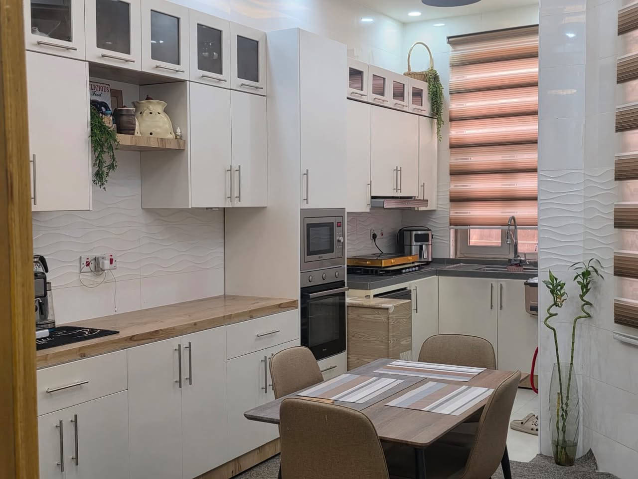 (#أَعَــــــــــــــــــــلَأَنَ) 
   ((#مكتــب_شمــس_الباحــث_للعــقارات_السماوة))

دار للبيع ▪️ في الجربوعيه قرب المستشفى الاماني
المساحــه ▪️200m طابقين 

 يتكون من 4 غرف  نوم صالتين  واستقبال مطبخ ومجمعات صحيه مطلوب للأسكان 30 مليون التسديد الشهري 173 الف 

السعر الكلي مع الطلب 200 مليون قابل للتفاوض   

#حاب_تعرض_عقارك_كل_ماعليك_مراسلتنا_على.          _الخاص_أو الأتصل_على_أرقام_المكتب https://www.facebook.com/shamsalbhith?mibextid=LQQJ4d

     شمس الباحث للعقارات السماوة 
                       بأدارة    
             ابو مؤمل الفرطوسي      
                  ***********      ***********

(🌹#شعارنا_الأمانة_والثقه_والأخلاص_في_العمل🌹)
