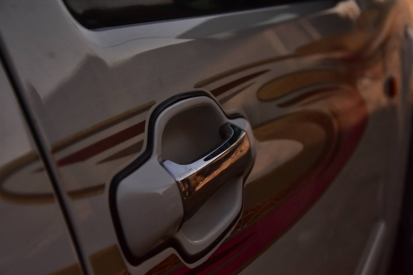 السلام عليكم
للبيع فقط! 2018
ماشية 144 جديدة كلش
سنوية لنهاية30 هزه جديدة رقم انكليزي بسمي
سيارة نظيفة كلش مالت جناي
رقمها قادسية عنواني الديوانية البدير 
رقمي *********** 
رجاءً شراي اتصل مو شراي ارفع المنشور بالتعليقات بكلمة (يارحمن)
