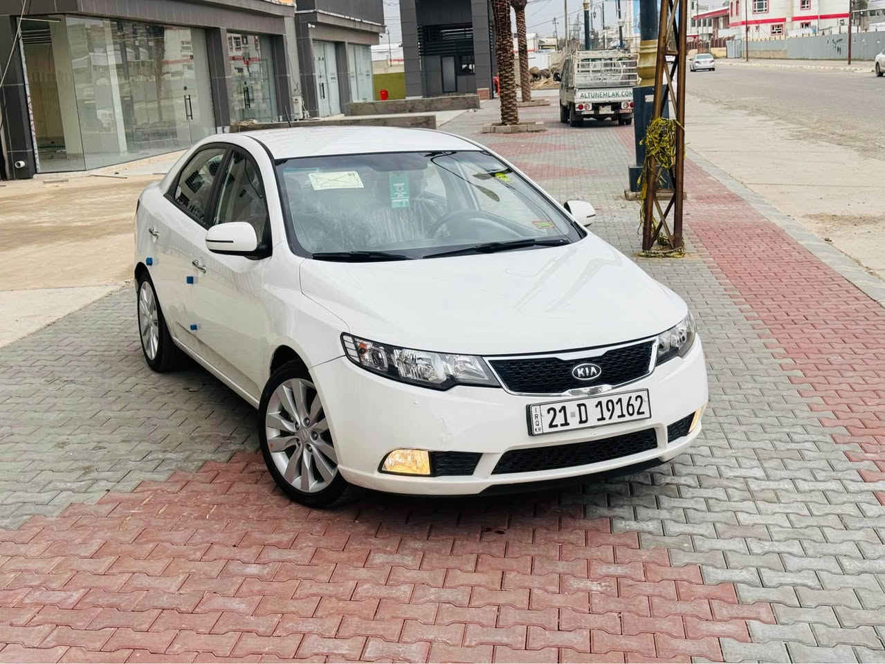 ڪیا سیراتو مودیل2013  خلیجی مکینە 1600 دوش  ژينگة سنوية هزة رقم كلها جديد مواصفاتها  فول ماعدا بصمة سلايت   گير ٦ نمر داخل احمر  حساس خلفي  اشار بل مری  صالنصا رياضي تحکمات حاکیه بلوتوث مراية شفط خمسه ویل کب 17  یدات نیکل   ای بی اس  تخم تایر جدید سيارة بدون صبغ بس مكانين تعديل بارد بي    بدون حالوب 
كير ،محرك  بدون عيب  مامفتوح شرط تبريد، تحويل شرط مكاني كركوك ايسكان سعرها 114  بي مجال بسيط  
اسيا   :   *********** كركوك, العراق
