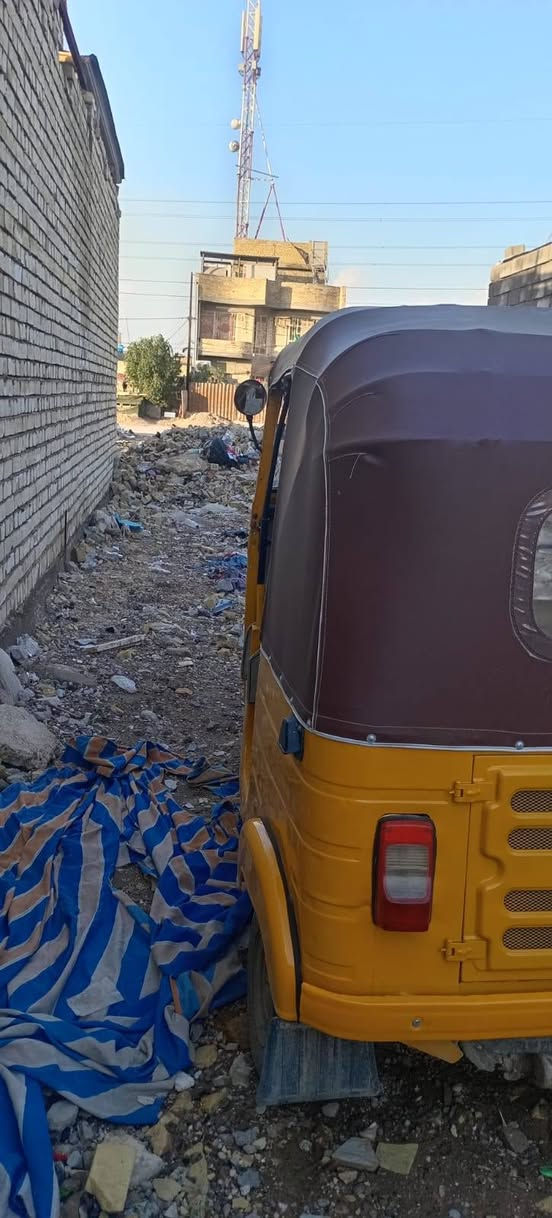 تكتك 19 معمرة تعمير جديد 
مكينة مجفتة تجفيت عام 
بيه لغد معمر ومصبوغ 
معاملة رقم كاملة باقي بس  على استلام حتى هزة داخلة 
السعر 5 ونص 
مكاني مدينة الصدر 
***********
