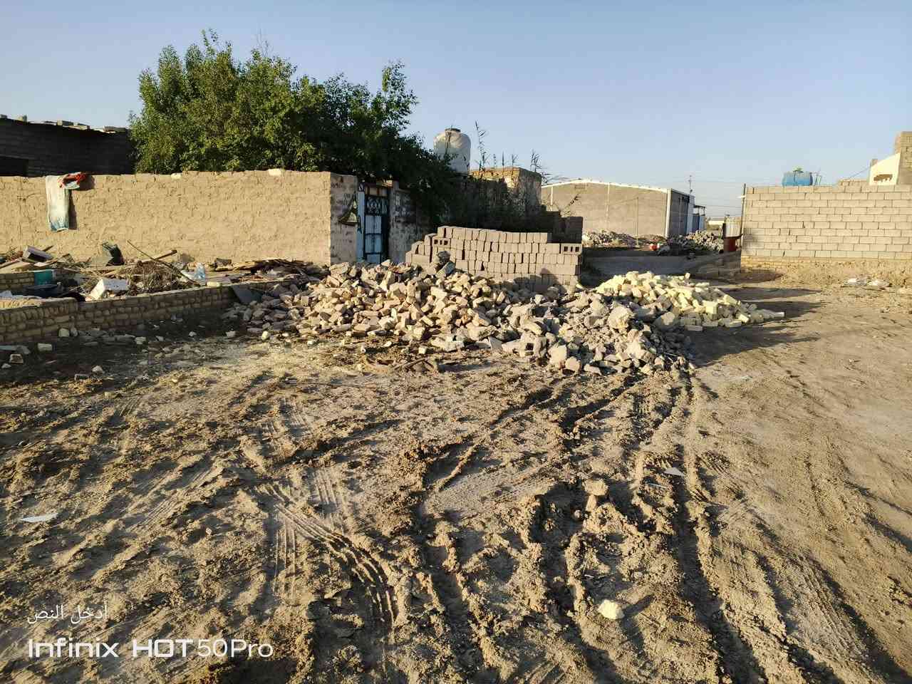 قطعه ارض للبيع مساحه 200م كل خدمات متوفره من ماء كهرباء مجاري وتبليط قريب.زراعي وكفله الك من كلشي سعره 5بي مجال عنوان قريب جداً من مجسر الاسكان منطقه سيد خضير وقريب عن مرقد جدآ رقمي للتواصل وتساب أو الاتصال  ***********
