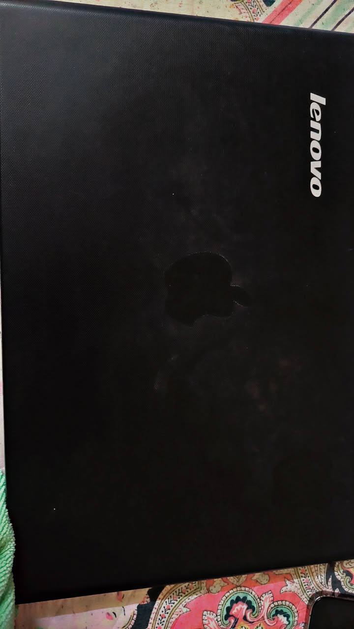 💻 لابتوب (Laptop) للبيع بنظافة ممتازة
اللابتوب مجهز بمواصفات جيدة جداً للأعمال المكتبية، الدراسة، التصميم الهندسي المتوسط، والألعاب

⚙️ المواصفات :

المعالج (CPU): Intel Core i7-4700MQ (جيل رابع فئة MQ القوية بـ 8 مسارات).

الذاكرة العشوائية (RAM): 6GB DDR3.

الهارد (Storage): SSD بسعة 447GB (سريع جداً في الإقلاع وتشغيل البرامج).

كارت الشاشة (GPU): يحتوي على كارتين شاشة:

منفصل: AMD Radeon R7 M265 بسعة 2GB (للألعاب والتصميم).

داخلي: Intel HD Graphics 4600.

الشاشة: قياس 15.6 عقدة (Standard).

النظام: ويندوز 10 أصلي مفعل.

✅ مميزات إضافية:

اللابتوب يحتوي على هارد SSD مما يجعله سريع جداً في الاستجابة مقارنة بالهاردات العادية.

المعالج من فئة MQ المعروفة بأدائها العالي في المهام الصعبة.

الحالة العامة: [النظافة الخارجية 98% أو أي  البطارية  فول ].

📍 المكان: [بسمايا ]

📞 للتواصل والاستفسار: [***********]
