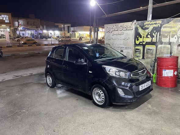 السلام عليكم 
كيا بيكانتو 2016قادسيه بسمي 
السياره جاهزه كير محرك وحداديه وتخم تاير جديد 
بيها قبق جنطه مبدل وحالوب ب القماره 
سعر 72 وبيها مجال بسيط 
رقم الهاتف ***********
متوفر واتساب
