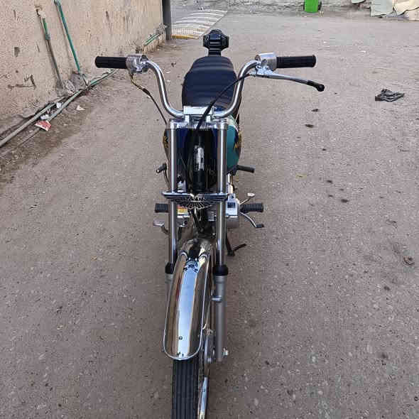 سلام عليكم دراجه شاصي موديل 20 اوراق اصولي تعميره كله 25 دراجه كارتون بعدها جديد توه معمره محرك سيجي بعده كارتون الدراجه السعر مليون وميه وخمسين وبيهه مجال عنوان البصره  كرمه علي ابو حلوه ***********
