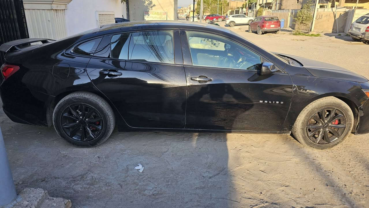 ماليبو
موديل 2020 LT
ماشيه ١٢٠ الف كيلو
رقمها اربيل سنويه نافذه ل٢٧ تريد  وكاله او تحويل 
المواصفات
محرك 1500 تيربو
بصمه تشغيل 
كشنات تدفئه + كهربائيه
تبريد قطعتين امامي و خلفي 
شاشه كبيره تدعم Android Anto /play📲
خرائطGps 📍
كامره خلفيه
كروز مثبت سرعه
شاشة ظبط و اعطال بالدشبول
مانع انزلاق
تراكشن 
و بيها بعد مواصفات
سياره حادثها سطحي بنيد وجاملغ ايسر وجاملغ ايمن ع كد شبر بارد فقط بدون دواخل لا لغد لا شواصي ايرباك راجع سستم
وبالعراق صار بابين عكس سايق بارد مو كلها فقط الي ماشر 
سياره كير مكينه مكفولات ومبي نقص برغي سياره جاهزة من كل نواحي
مكاني بغداد  
سيارة للبيع او مراوس  حسب قناعة

***********

