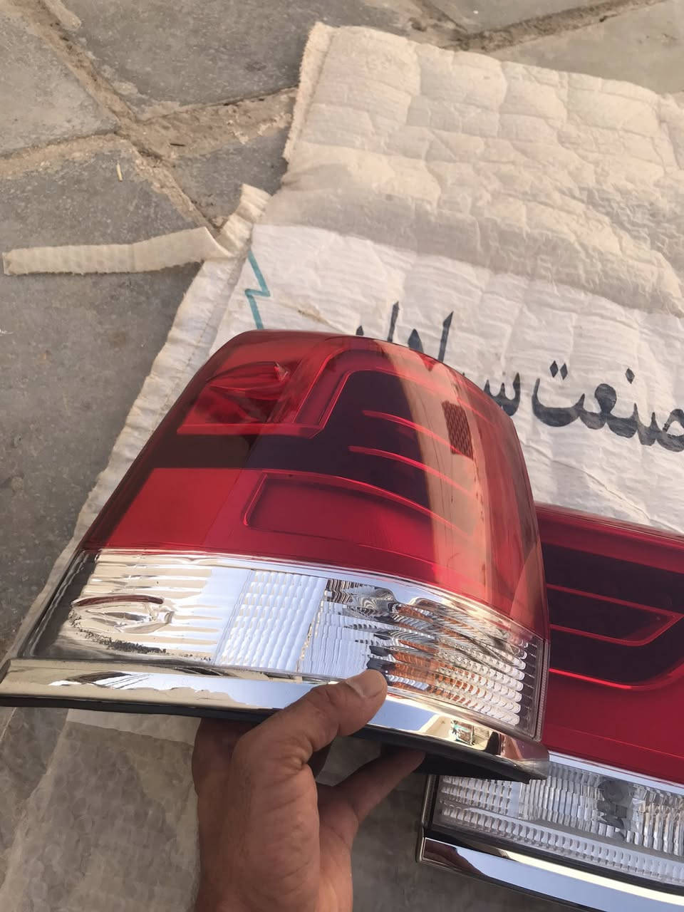سلام عليكم تخم بك لايت ابو لد كله شغال مال لاندكروز موديل 2021 البيع الستفسار ع رقم ***********
