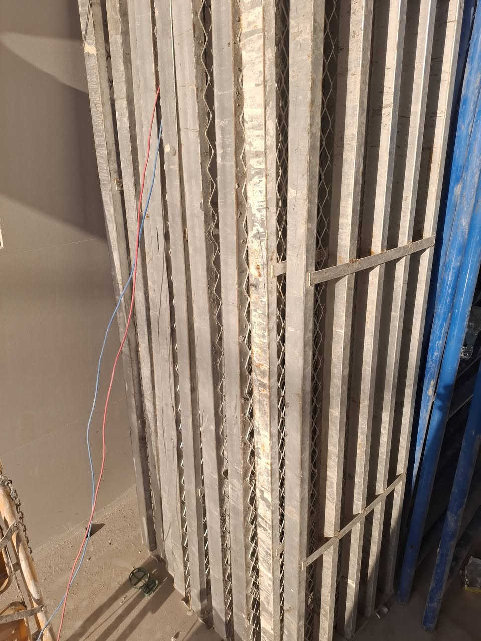 السلام عليكم سكلات عدد10اقفاص قياس 120نظيفات كلش مكاني بغداد
***********
