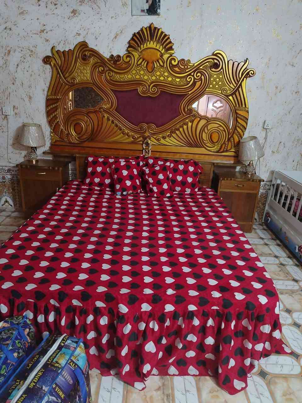 السلام عليكم غرفه أخشاب للبيع كلش نظيفه  السعر 750 وبيه مجال المكان التاجي لتواصل عله الرقم  ***********
