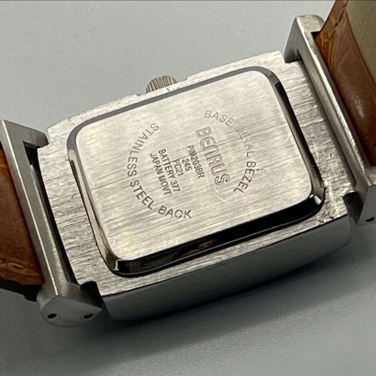 ساعه BENRUS اورجينال نضافة 100‎%‎

نوع الحركة: كوارتز موديل فليكس لاغز، رقم المرجع: PM203BR،، مادة العلبة: فولاذ وكروم العيار: 245،

بلد الصنع: اليابان، الجنس: رجالي،

قطر الهيكل 26 ملم

سُمك الهيكل 10 ملم

———————————————-

يوجد توصيل 🚚 ( بغداد - محافظات العراق )

☎️رقم الهاتف : ***********

للحجز - دايركت
