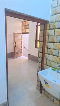 ام الخيل • غرفة وصالة • بناء حديث