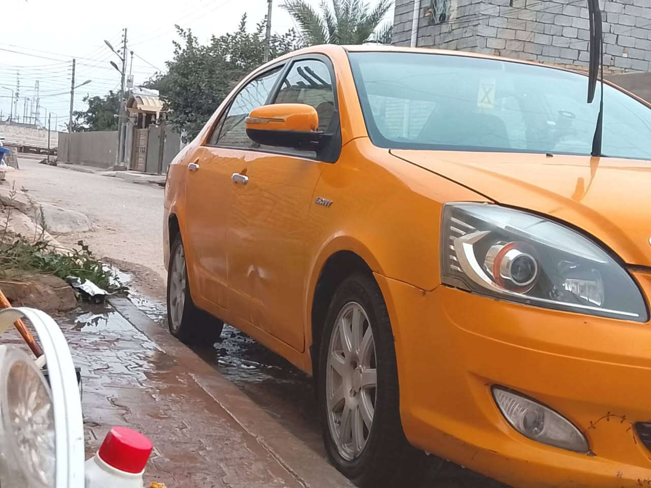 سلام عليكم سياره جيلي مابل لبيع كير ومكينه موديل 2013سياره خير من الله سنويه 2026/12/13/تنتهي
تخم تاير جديد حداديه 100/70سعر 28ميسان كميت بيه مجال ***********
