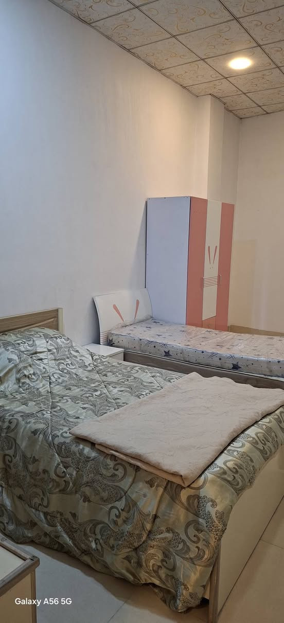 شقة مؤثثة للايجار منطقة شورش شارع حديد وخشب غرفة وصالة مؤثثة 
السعر 300 دولار
‏إيجارات اربيل:
***********
***********
