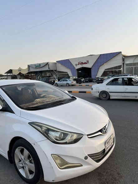 سلام عليكم النترا 2014 خليجي محرك 1,600 سنويه ساقطه 
فول عدا الفتحه 
سياره بيها قطعه بنيد وبارد بالجاملغ مال السايق شبر 
وصارت بيهه ضربه قبل كم يوم بالباب خلف السايق وشويه من الهلال سويته بارد وبعدني ماصابغهه 

تبريد ثلج 
مكينه وكير وحداديه جديد 
سياره مابيهه اي نقوصات 

سعرها 100 وبيها مجال 
رقم للاستفسار *********** واتساب
