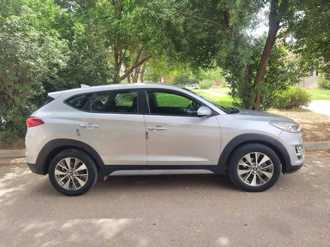 السلام عليكم توسان 2020
وارد امريكي كندي كلين بدون صبغ تراي مال جديده مكانهه كربلاء سيف سعد
سيارة حلوه ونضيفه وماشيه 100 الف كيلو
مواصفات نص تحكم ستيرن شاشه
كامره توقف ذاتي تحديد مسار اوتو هولد 
وهواي بعد سياره تصعد بيهه ترايهه مال جديده 
بأسمي شخصيآ السعر 176 وبيهه مجال بسيط
*********** كربلاء, العراق
