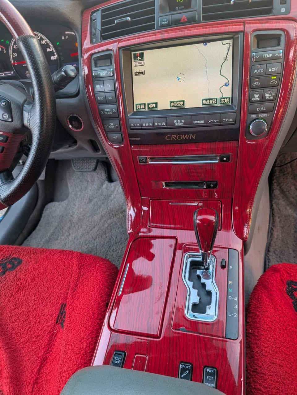 شاهينة موس ١٨٠ بجوك بة بجوك سپورت ٣ دوگمة ويلي رويالي لةسةرة هةمو گياني جاهيزة رةنگ گوراوي ئةوروپاية( نرخ ٥٣ گةلاو مةعامةلة)   ***********
