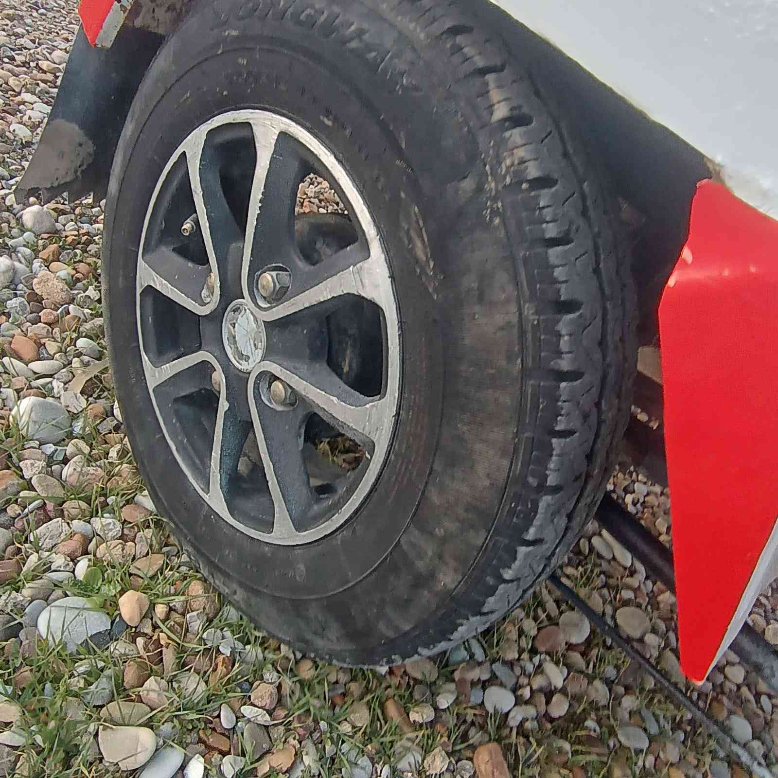 السلام عليكم للبيع موديل 21 أوراق كاملة7اوراق كمرك مكينة 24 تخم تاير للاستفسار الاتصال على الرقم ***********
