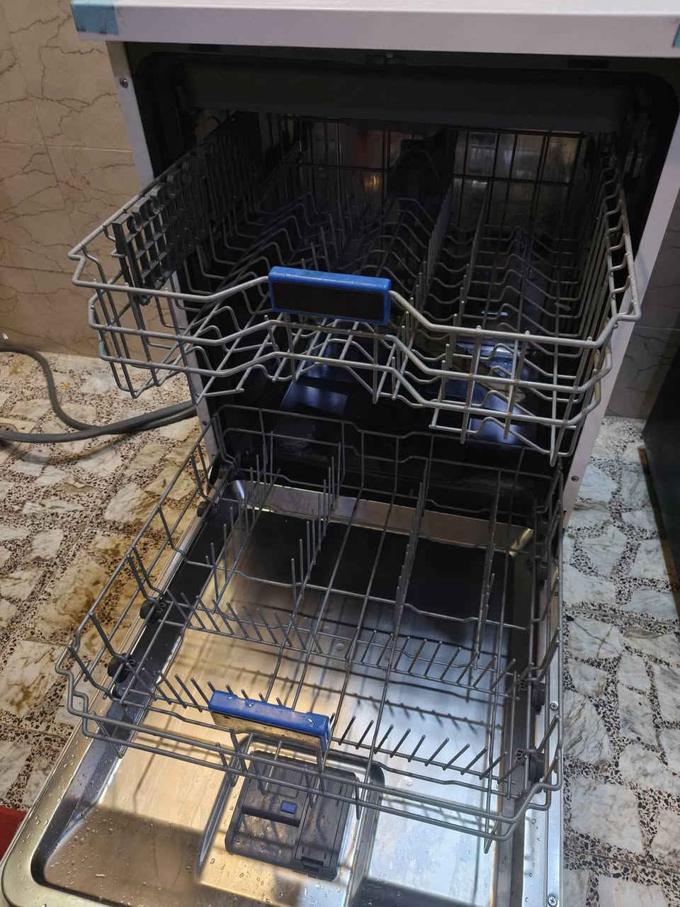 غساله صحون الله شاهد صارلنه شهر لو شهرين من خذناه وتركناه منعرفله LG خذناهه 450 بيه خلل بس ماعرف وين ماطابه تصليح ابد وما مستعمله هواي سعر 200 وبيه مجال على هاي الحطيه ابيعه الك عنواني نجف الاشرف حي النداء مجمع بيتي الاول رقمي واتساب ***********
