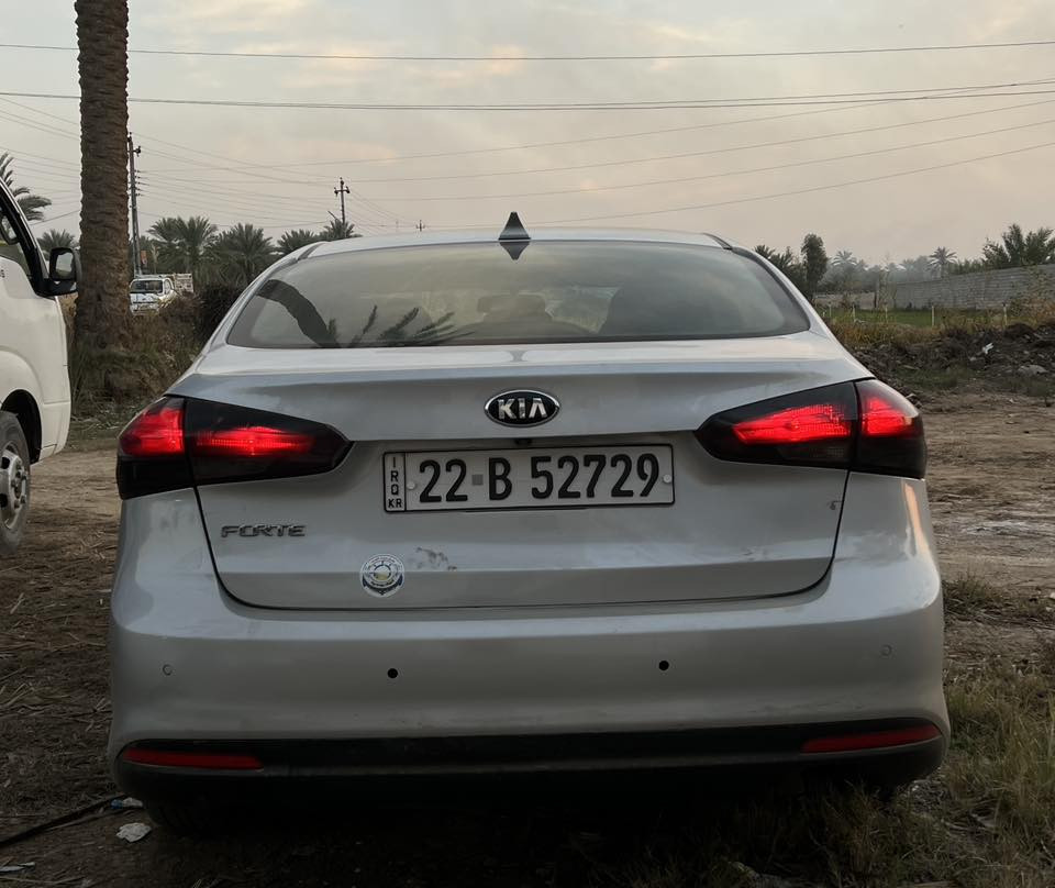 السلام عليكم فورتي 2018 للبيع
3 انضمة قيادة وكامره بلادي 
بدون دواخل ✅ لغد وشاصي شخط مامشخوطات ✅ الايرباكات كلها سليمة حادثها كلش بسيط 

حادثها جاملغ امامي  عكس السايق وشويه من الباب الجاملغ مبدل اكو بيها رش كلير توحيد لون فقط بصفحه الحادث + بيها بارد 

السيارة مصروف عليها ادامه كامله مال جناي تاخذها كلشي متصرف 
لايت زينون , باتري امرون جديد  ،  , فيت بم وقاعدة جديد , تخم مجاول جديد , تخم بلكات اصلي وكاله جديد , صدر امامي , تخم ويل جديد .مي اخضر ومنضومه تبريد كامله , تبريدها ثلج  كومه بيها شغلات ادامه كامله سياره صافيه من كلشي مابيها اي عيب ونقص  
رقم اربيل الجديد  , عنوان السيارة بغداد 
السعر 118 بيها مجال  
رقم الهاتف ***********
