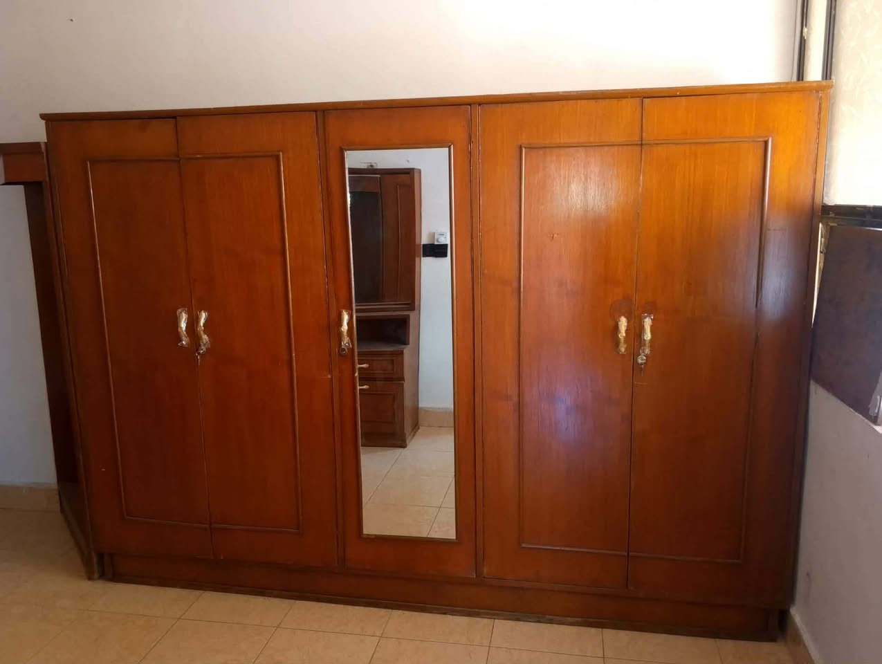 غرفة نوم صاج كلش نظيفة للبيع وبسعر مناسب جدا 
***********
