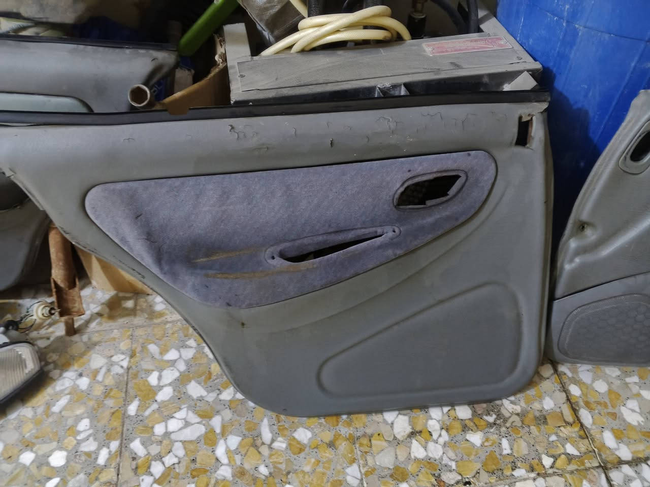 السلام عليكم بطاين للبيع عنوان بغداد هذا رقمي ***********
