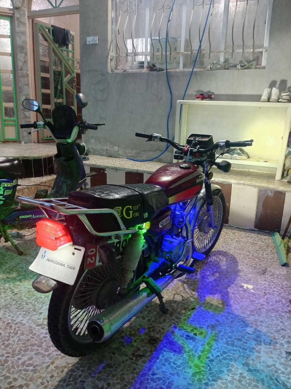 كدام العين تايكر 2018 الدراجه تطير طيران  السعر450 وبي مجال مكاني جانب الايمن


**إذا كنت صاحب هذا الإعلان وتريد حذفه لأي سبب، رجاءا أرسل رسالة إلى الدعم الفني**