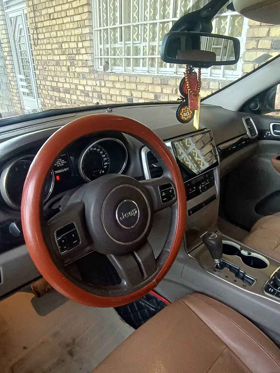 السلام عليكم جيب 2012 خليجي فول مواصفات ماكينه 6 سلندر ماكينه كايمه  العنوان كربلاء سعر 140 وبيها مجال شيء قليل رقم الهاتف ***********
