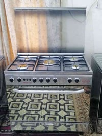 طباخ فريش مصري كله شغال نضيف جدا سعر ميتين وخمسين بي مجال ٠٧٧٠٤٠٦٤١٤٢