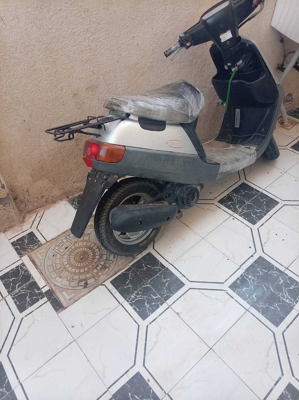 سلام عليكم  دراجه بطه جديده كهربائيات شغاله هورن اشاير لايت عالي ناص بكلايت  سلف هندر مكينه ناعمه مفتوحه مره وحده مكان كربلاء سعر 250 وبيها مجال ***********
