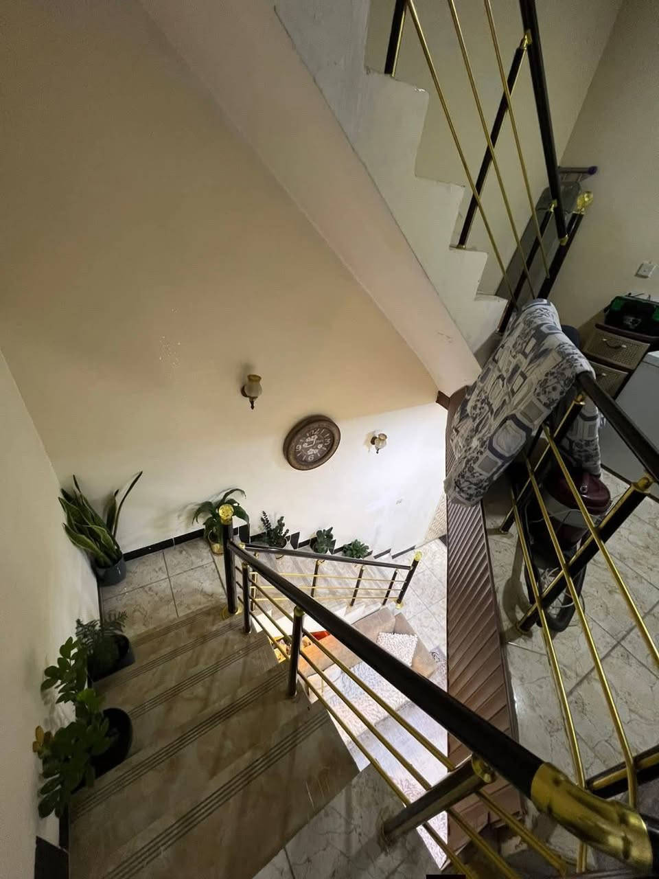 🏡 دار للبيع 🏡
📍 الموقع: حي الواسطي / خلف صيدلية الهدى
📍 خلف التجاري / سايدين مول حاج زياد
📐 المساحة: 100 متر مربع
📏 الواجهة: 5 متر
📞 للاستفسار وللمزيد من المعلومات:
***********
***********
✨ فرصة مناسبة للسكن وفي موقع مميز داخل حي الواسطي. 
#iraq #kirkuk #sanjakdar
