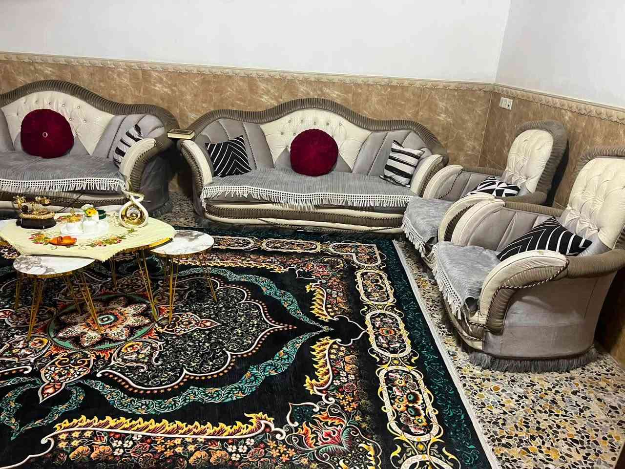 سلام عليكم غراض بيت نضيفه كلش للبيع واسعارهن مناسبه
غرفه نوم تركي نوعيه كلش زينه سعرهه ٣٠٠ 
التخم النيلي ب٤٠٠ 
التخم الثاني بهم ٤٠٠ 
مكاني المسيب سده الهنديه للاستفسار خاص او اتصال ***********
