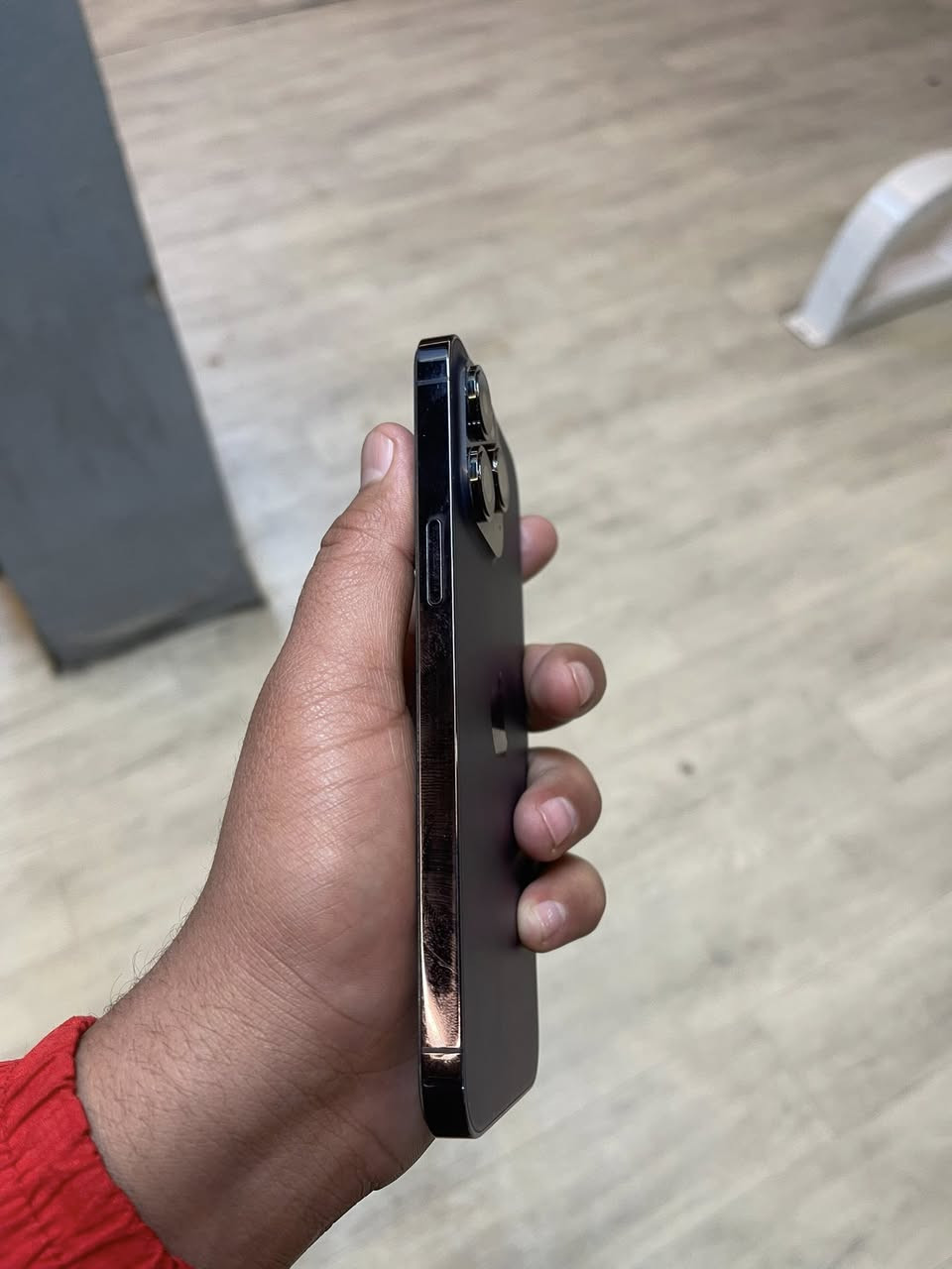 ايفون 14 برو ماكس/ دبل شريحة/بطارية 85٪ جهاز نضافة 100٪ ومكفول من كلشي محافظ علية / السعر 850 وبي مجال بسيط كلش مكاني الدورة /رقمي ***********
