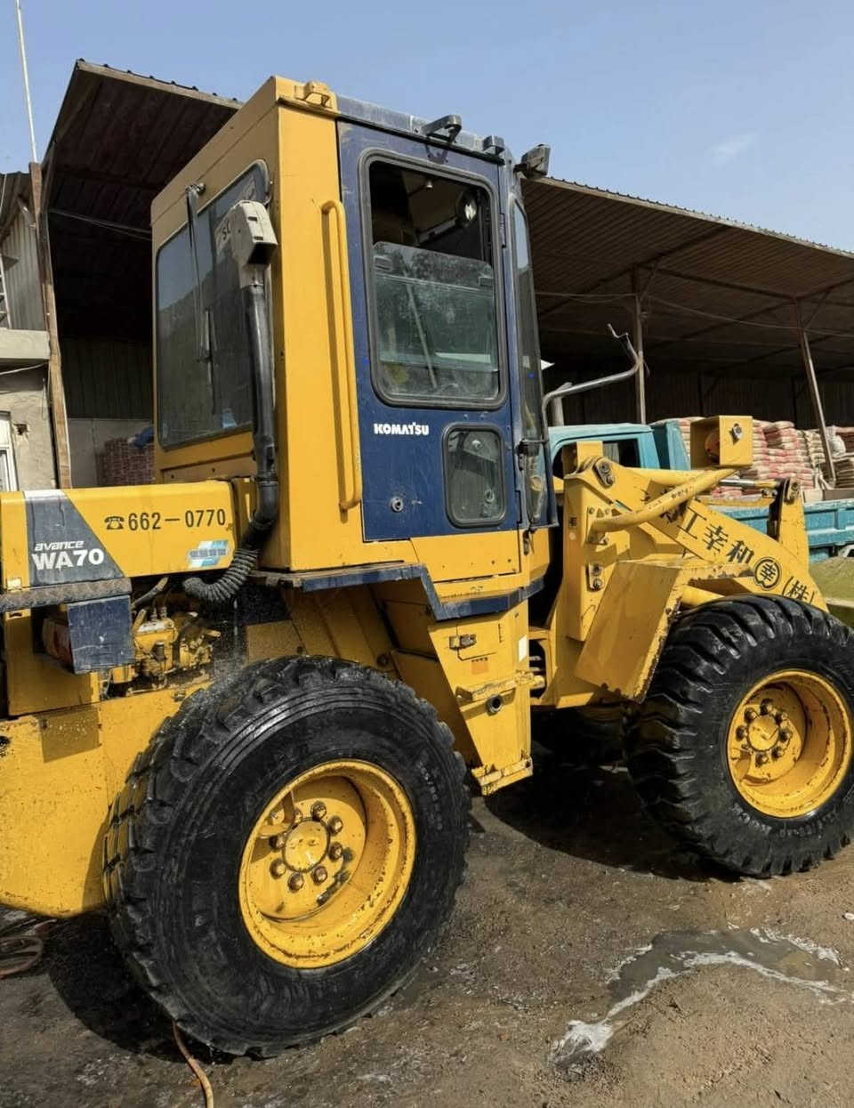 للبيع شفل كوماتسو
مديل   1998 
حجم 70 كفالة عامة 
رقم بغداد بسمي انكليزي 
كير ميكانيك مكفول
اكسل مكفول  
محرك  مكفول 
العنوان  بغداد الشعب 
للاتصال ***********
