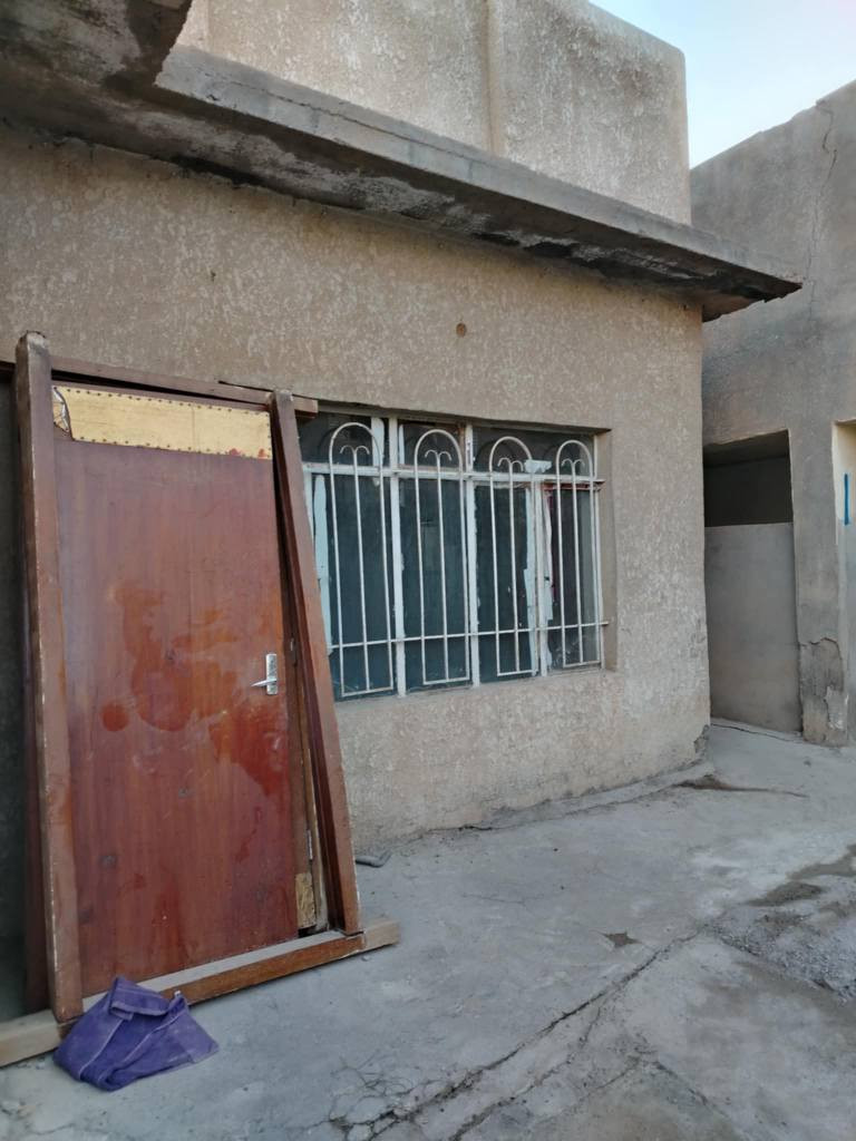 بيت قطع مسلح مساحة ١٠٠ متر للبيع بعقوبة حي المعلمين بفرع مطعم اللوان يحتوي ع ٣ غرف نظيف جدا
السعر ١٠٠ مليون وبي مجال بسيط 
للاستفسار
*********** بعقوبة, ديالى
