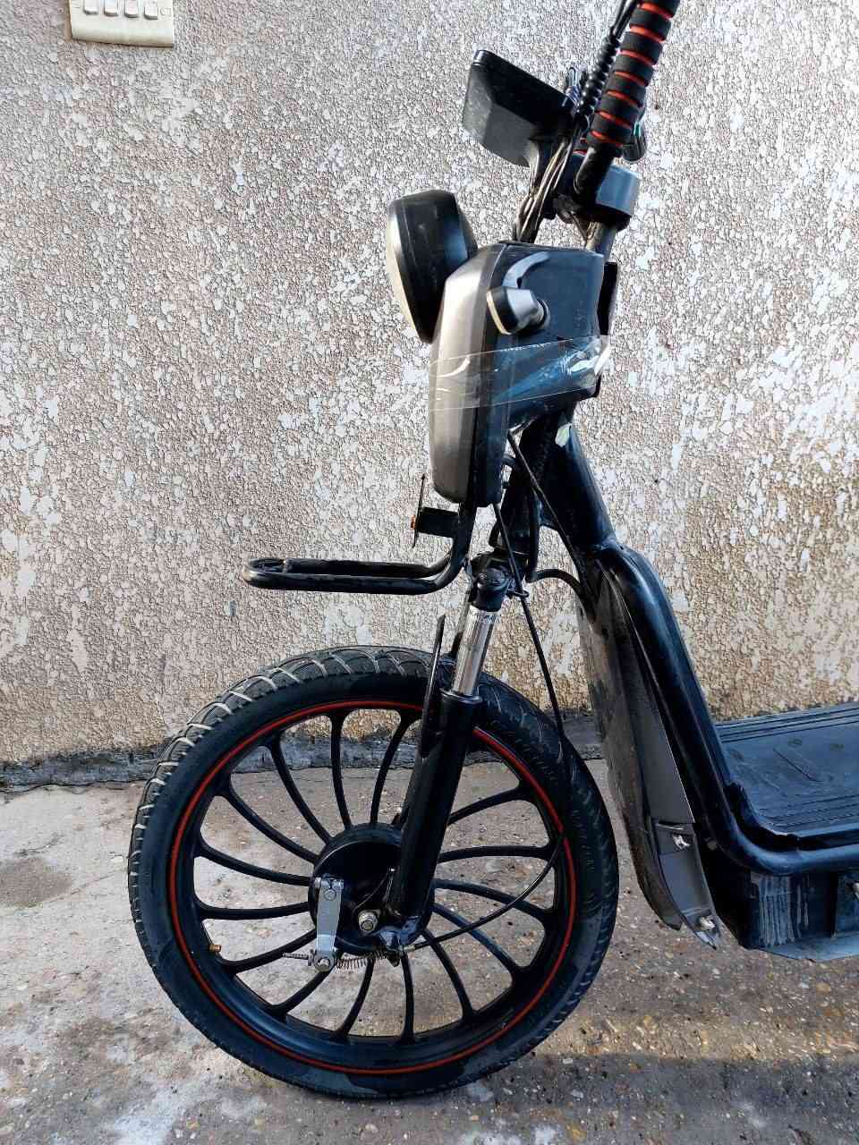 دراجة شحن ماركت HIS
الدراجة تحتوي على 5 بطاريات جديدة (شهر التاسع 2025)
تخلصك من دوخت الدراجات البانزين لان هايه اشحن وطلع گبل لا دهن ولا بانزين واعطال صفح حرفيا بس تشحنها
تايرات نضيفه كلش
دبل امامي جديد
شاحنته نضيفه وياها
شاصيها كلش نصيف
كهربائياتها كاملة
الدراجه كلش حلوه وامانتا خدماتني هواي
بس للمصداقيه بيها شغله وحده بسيطه وهي الكفرات مالتها شويه تعبانه
الدراجه تفيد شخص يريد شغله توديه وترجعه طالب مثلا او عامل او شحص يقضي احتياجاته داخل المدينه
رايدها ب350 ولراغبين في الشراء يدللون بيها مجال جدا مناسب
مكاني كربلاء واكدر اجيبها الك اذا مكانك بعيد
رقمي:***********  (ما بي واتساب فقط تلجرام او اذا تحب تتصل)
