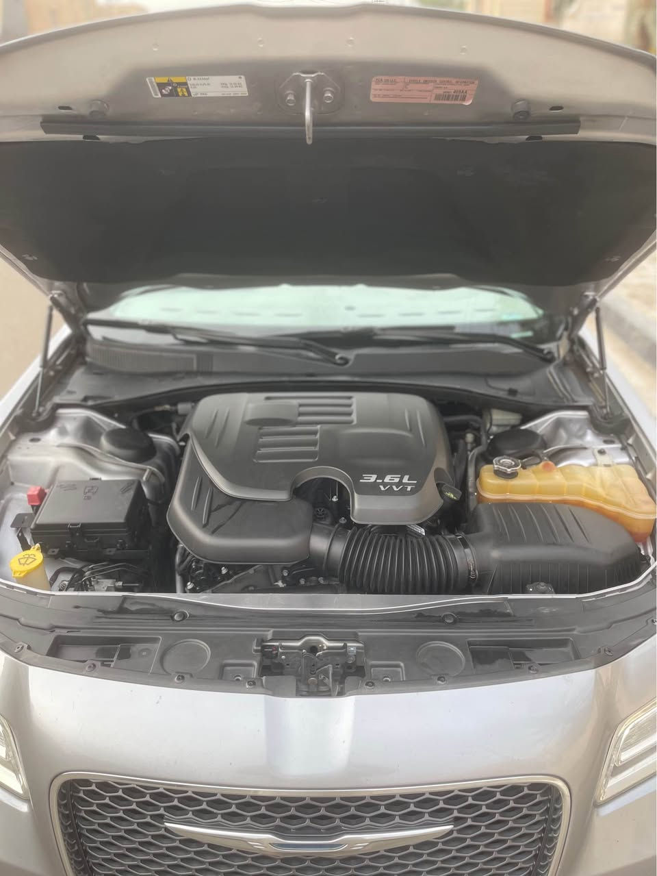 سياره اوباما 16 معلايه 22 مكفوله كفاله عامه من الضربه والصبغ والبارد دواخل ابيض فتحه سياره فول ماعده الحساسات والرادار  جاهزه وجديده بمعنى الكلمة عنوان البصره للبيع فقط رقم هاتف  *********** السعر 215 البصرة, العراق
