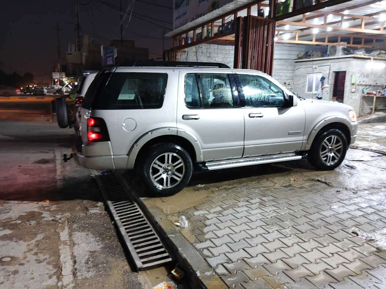 السلام عليكم فورد اكسبلور موديل 2007 كلين كفاله عامه محرك 4000 تو ويل سته سلندر رقم اربيل دولي السعر 105 وبيه مجال ***********
