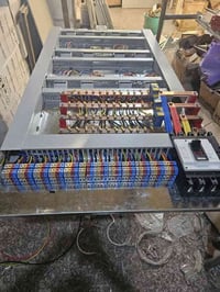 اخوان دايمن يتصلون بيه من الكروب يشتكون حيدر ليش شغلك غالي يا عزيزي ان...