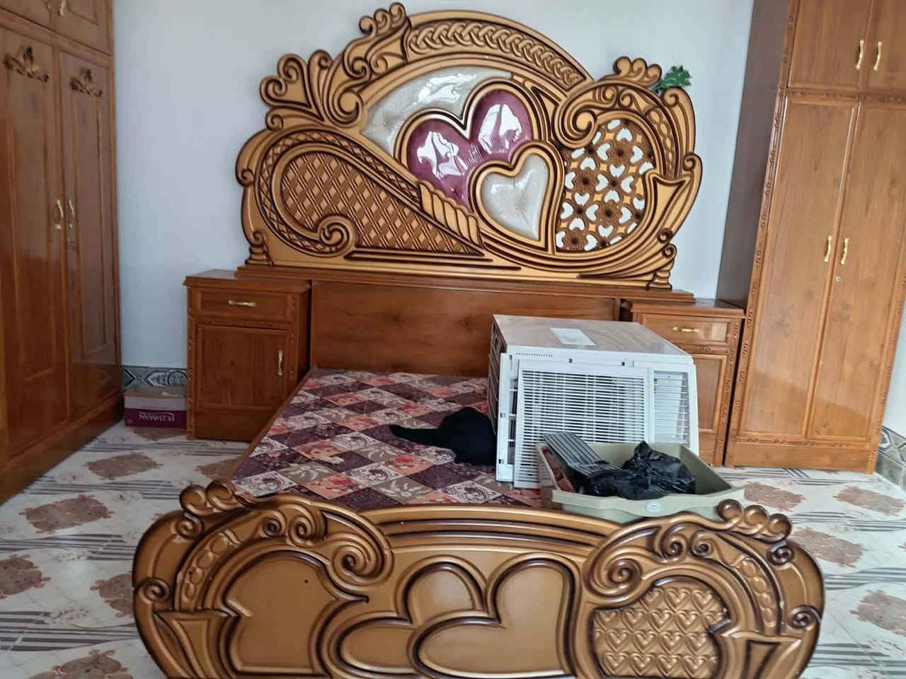 السلام عليكم اخوان توجد غرفه توج حطاطه نضافه فول السعر مليون 250وبيه مجال الاستفسار عن الرقم ***********
