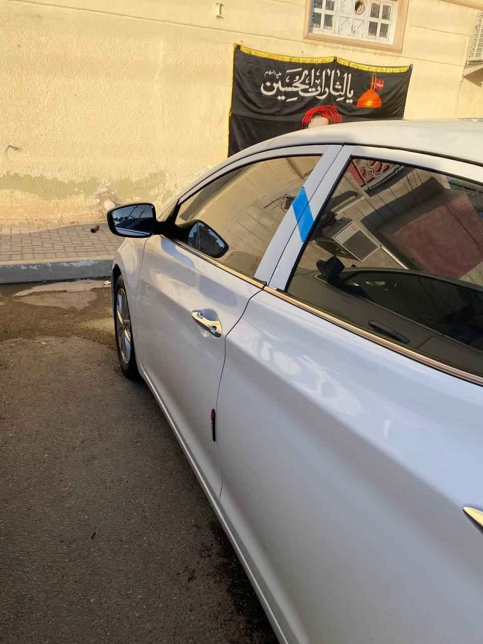 السلام عليكم.. للبيع سيارة إلنترا 2015 خليجي فول مواصفات، محرك 1800. السيارة رقم بصرة دولي والسنوية باسمي. بخصوص البدي: بيها بارد قليل بالباب والجاملغ. السعر المطلوب 118 ورقة (وبيها مجال للشراي).
للاستفسار والاتصال: ***********
(ملاحظة: الاتصال هاتفياً فقط لعدم التواجد على الفيس بوك). البصرة, العراق
